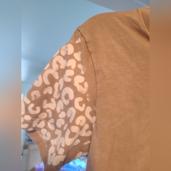 First run hand made leopard print sleeve t shirt - Picture 4 of 6